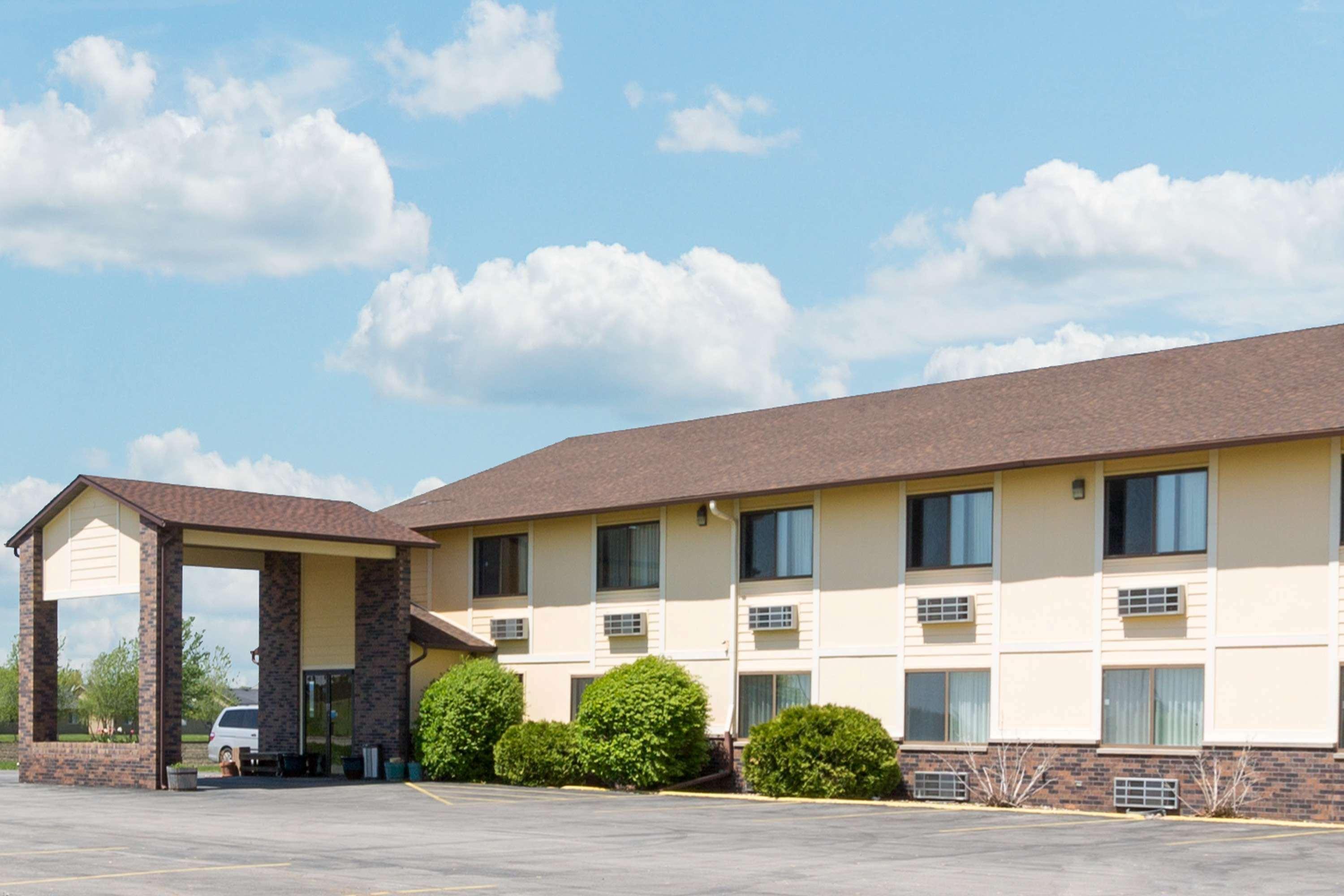Hotel Super 8 By Wyndham Perry Ia Exteriér fotografie